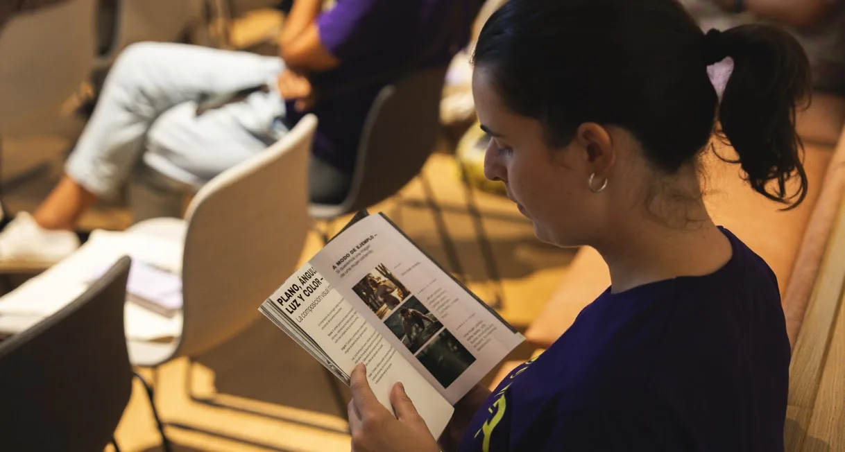 Público durante la presentación del manual de FEMIAS