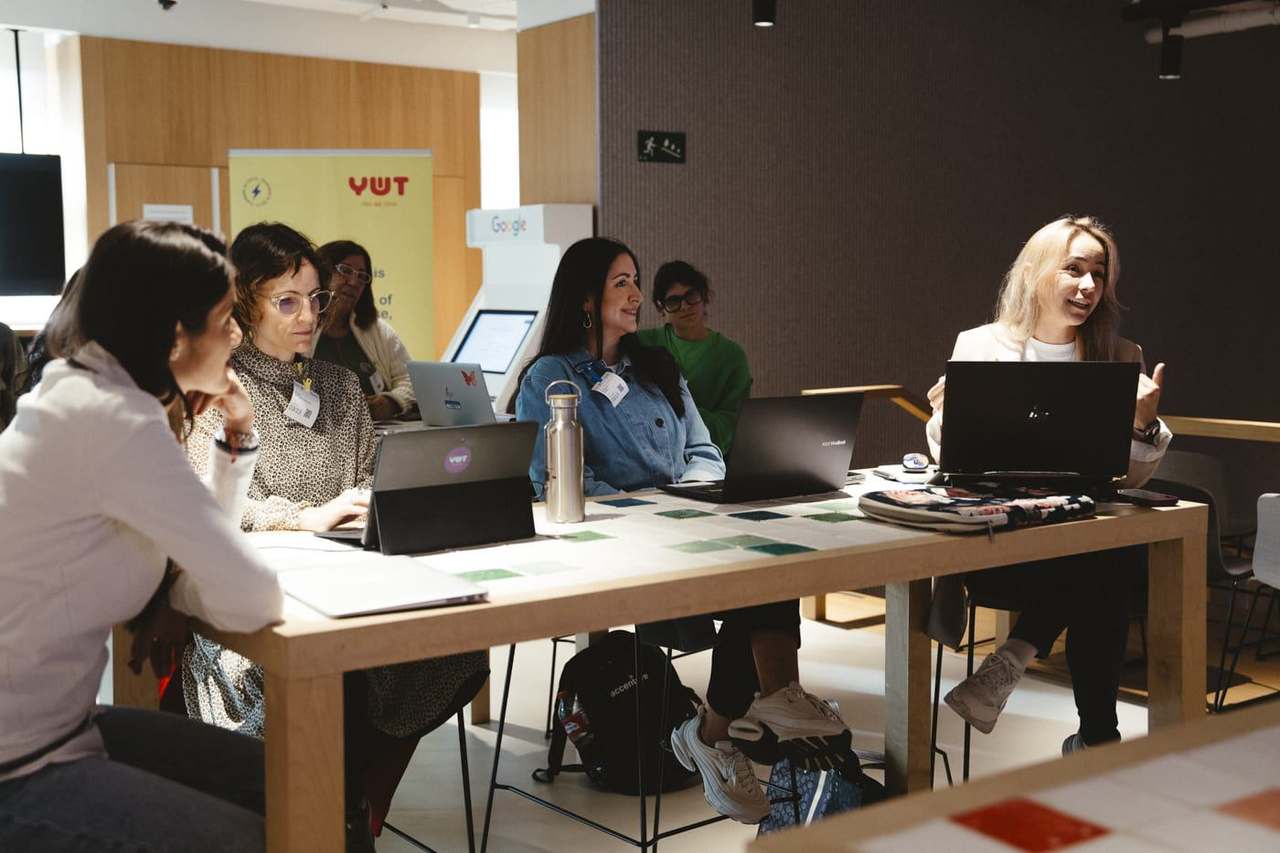 Referentes en ciberseguridad durante la jornada