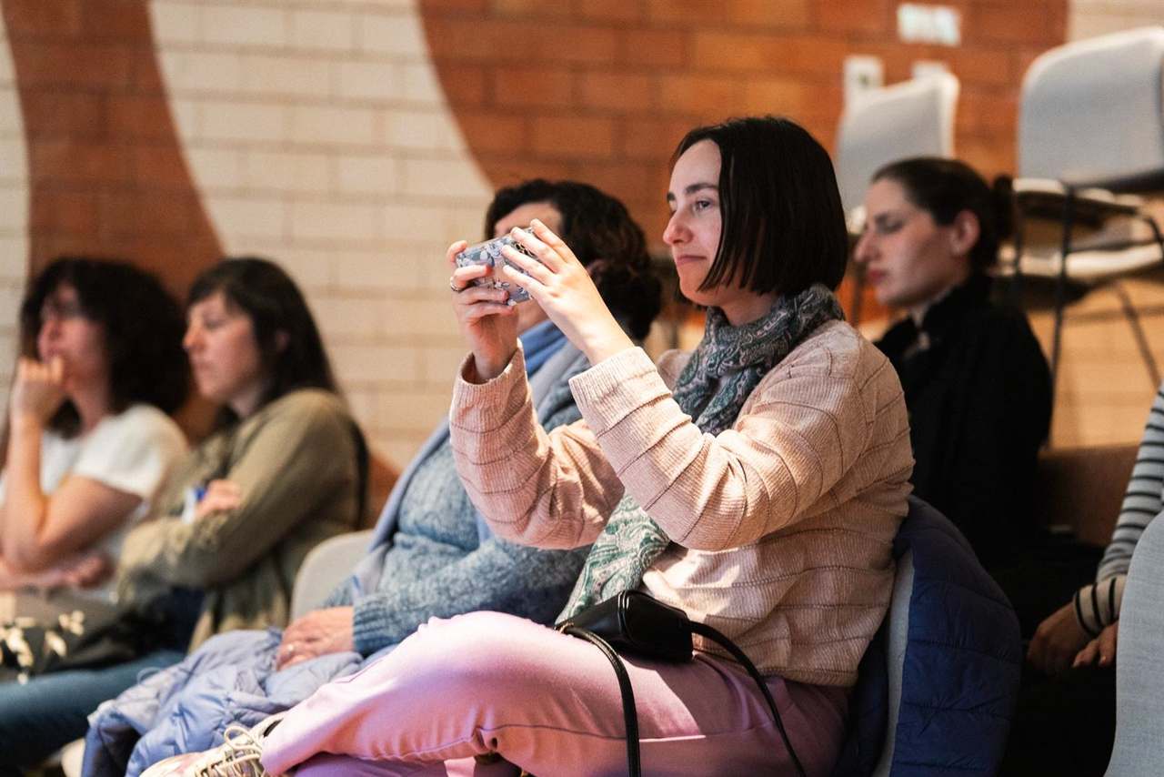 Asistentes participando en la jornada