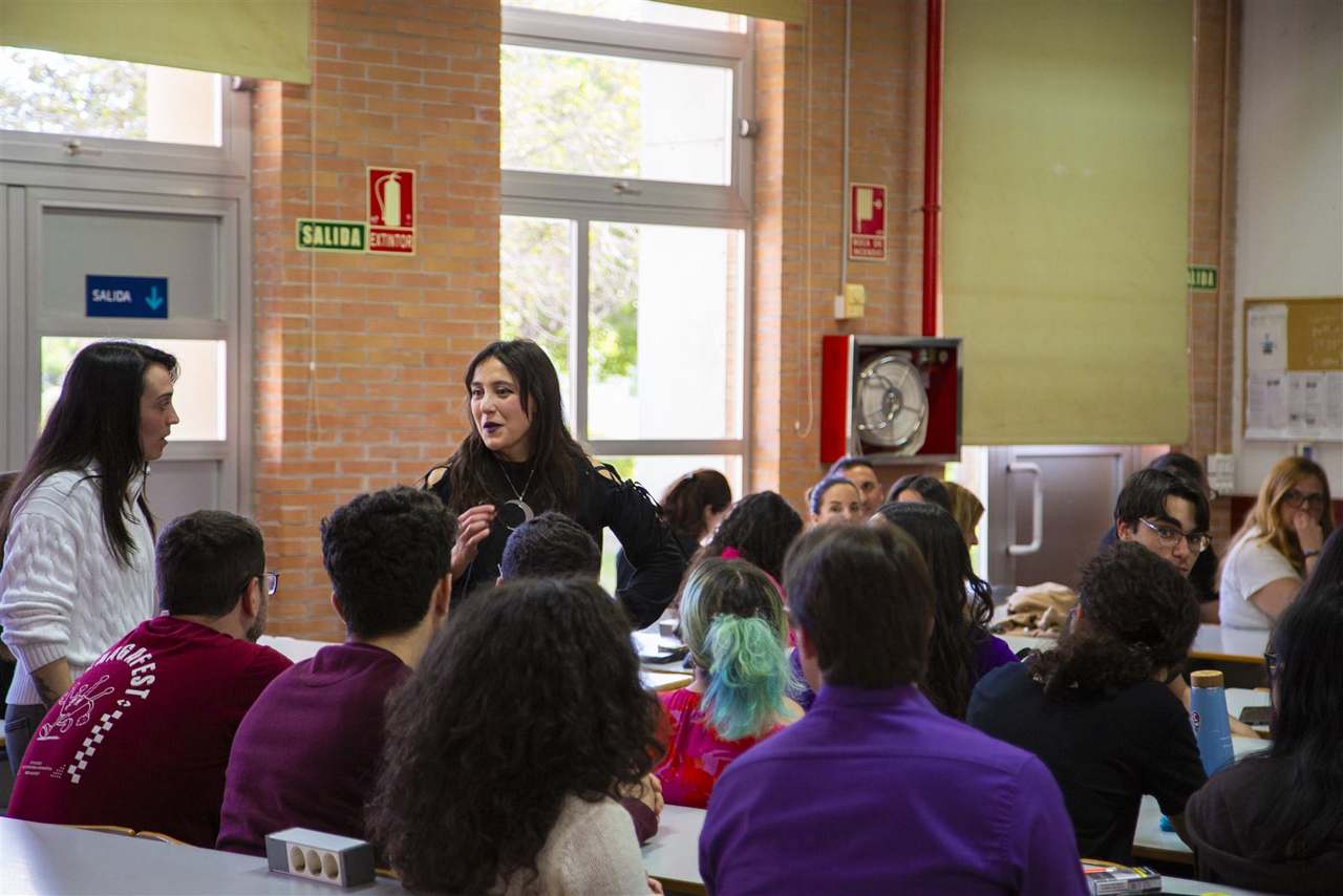 Foto 101 del evento Prompt, hack, control: el lado oscuro de los agentes de IA