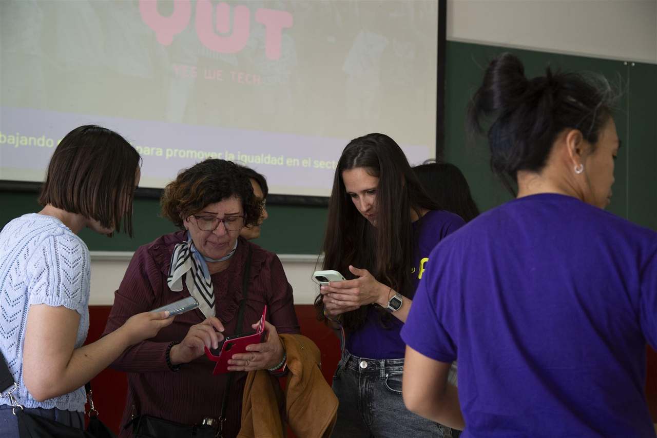 Foto 2 del evento Prompt, hack, control: el lado oscuro de los agentes de IA