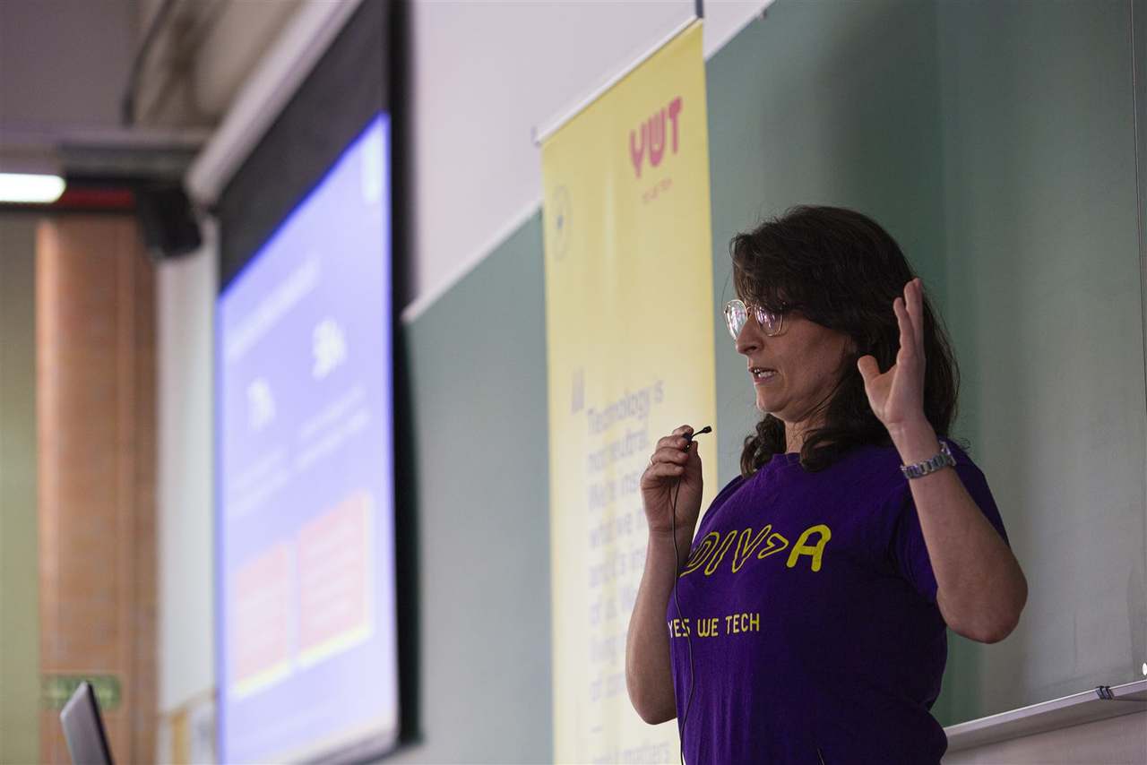 Foto 25 del evento Prompt, hack, control: el lado oscuro de los agentes de IA