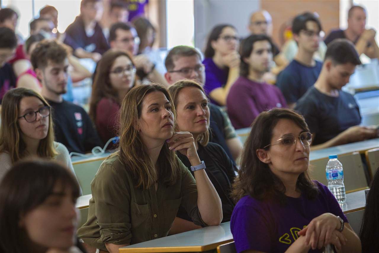 Foto 43 del evento Prompt, hack, control: el lado oscuro de los agentes de IA