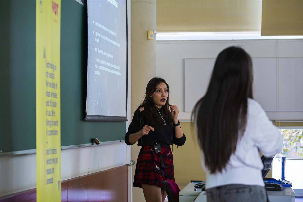 Foto 59 del evento Prompt, hack, control: el lado oscuro de los agentes de IA
