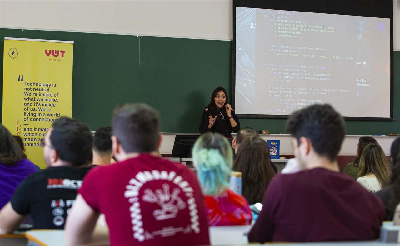 Foto 61 del evento Prompt, hack, control: el lado oscuro de los agentes de IA