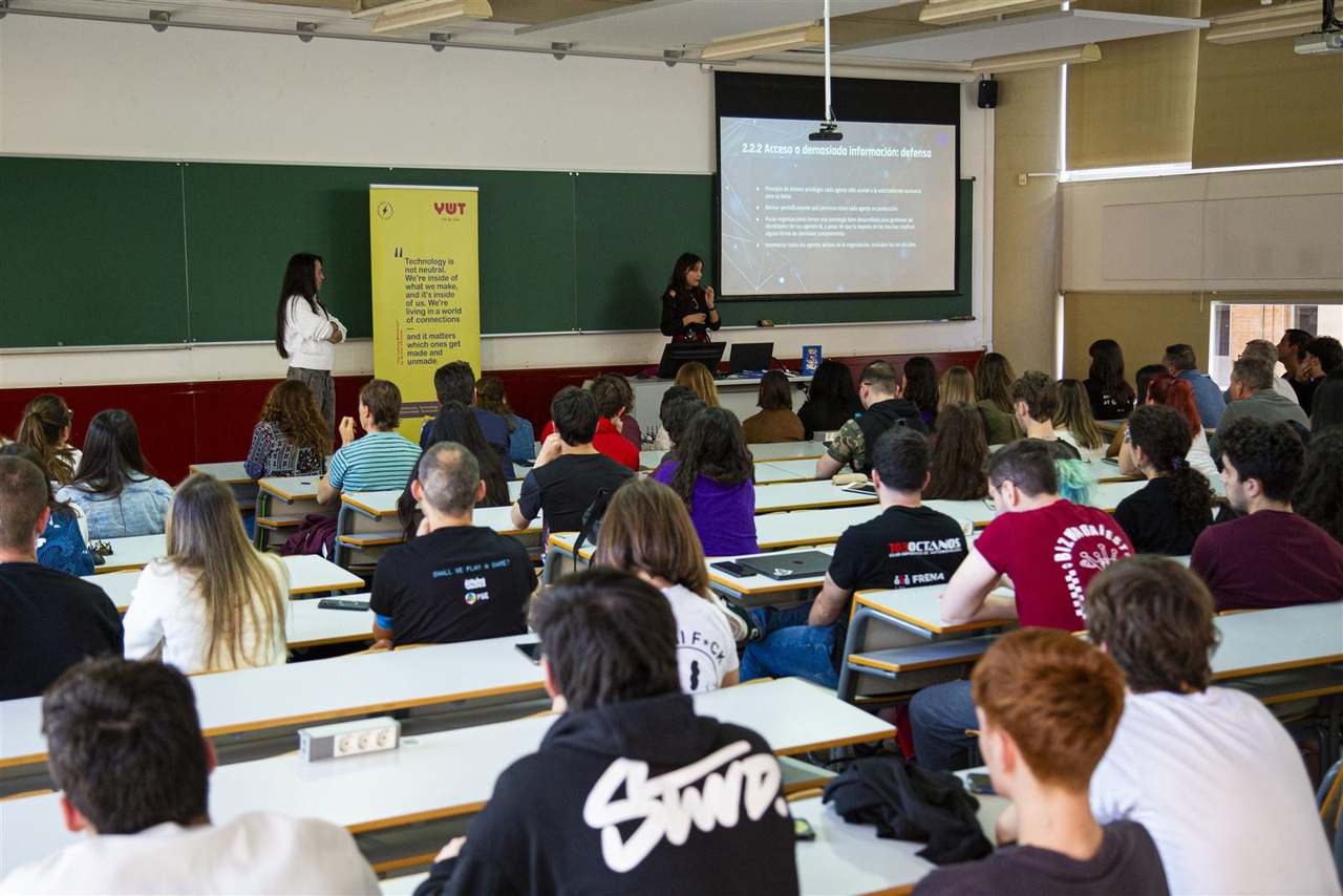 Foto 67 del evento Prompt, hack, control: el lado oscuro de los agentes de IA
