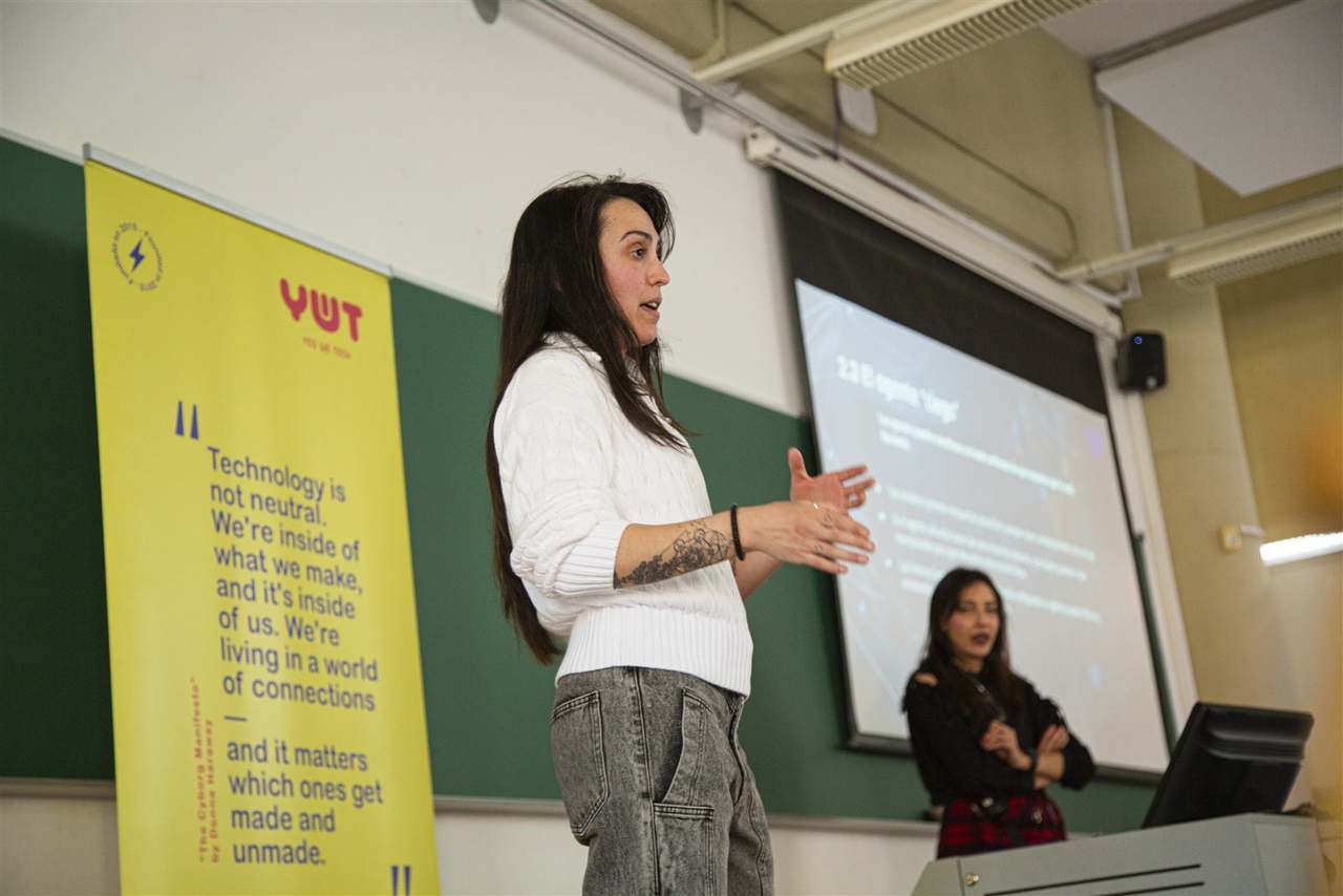 Foto 73 del evento Prompt, hack, control: el lado oscuro de los agentes de IA