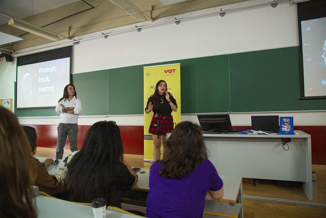 Foto 84 del evento Prompt, hack, control: el lado oscuro de los agentes de IA