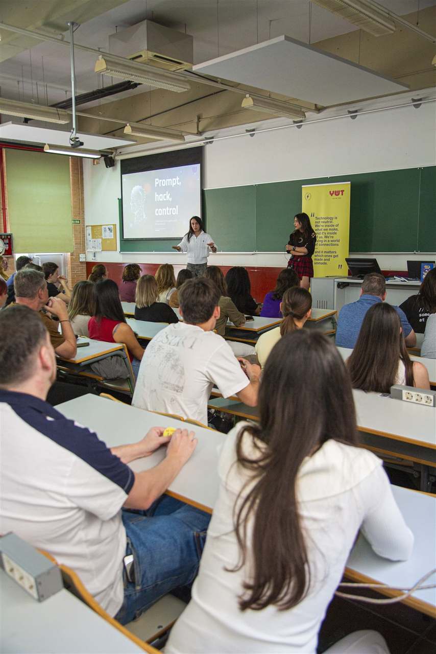 Foto 87 del evento Prompt, hack, control: el lado oscuro de los agentes de IA