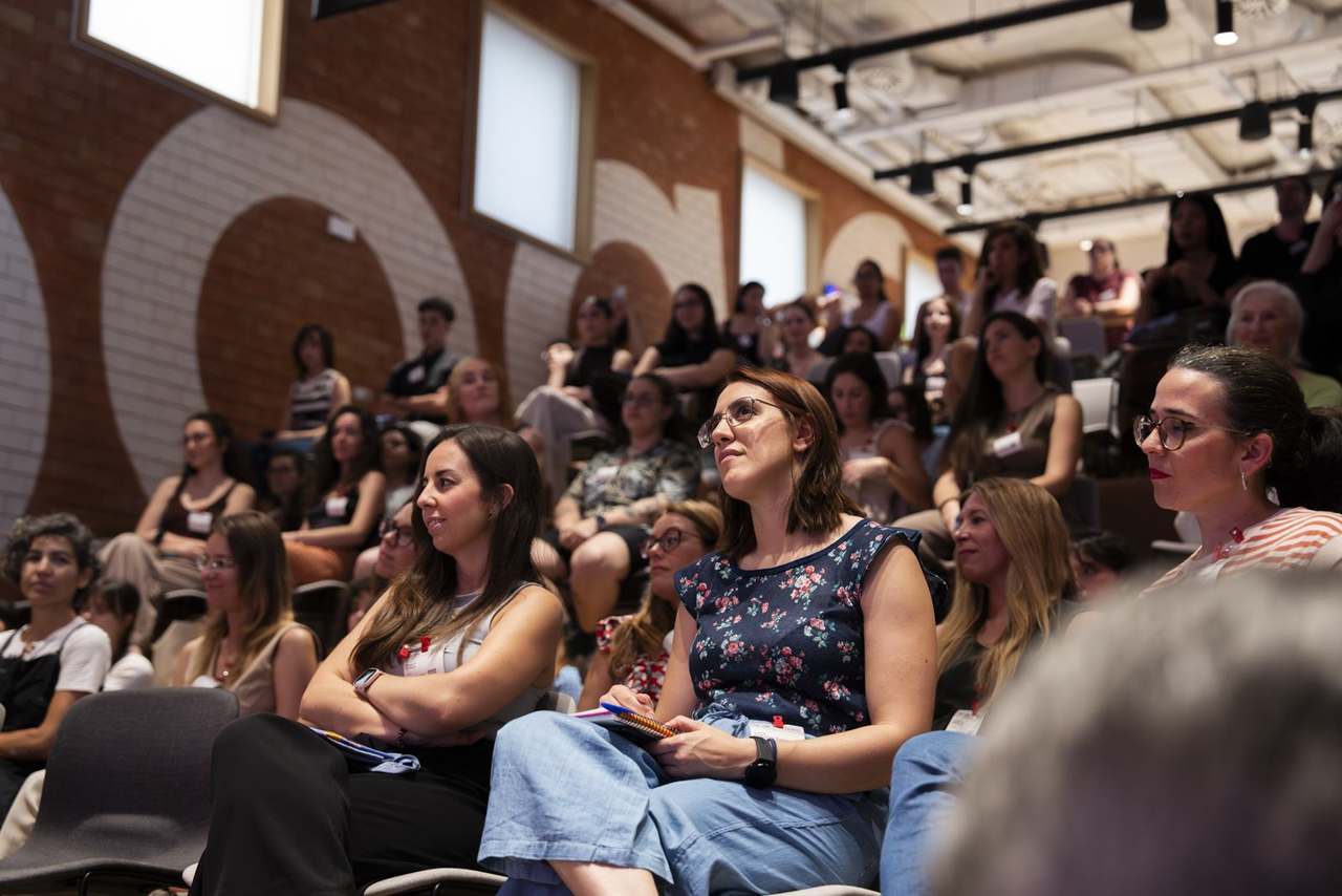 Paz Pérez durante su ponencia