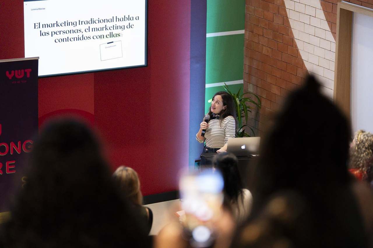 Foto 41 del evento Charla con Lorena Macías