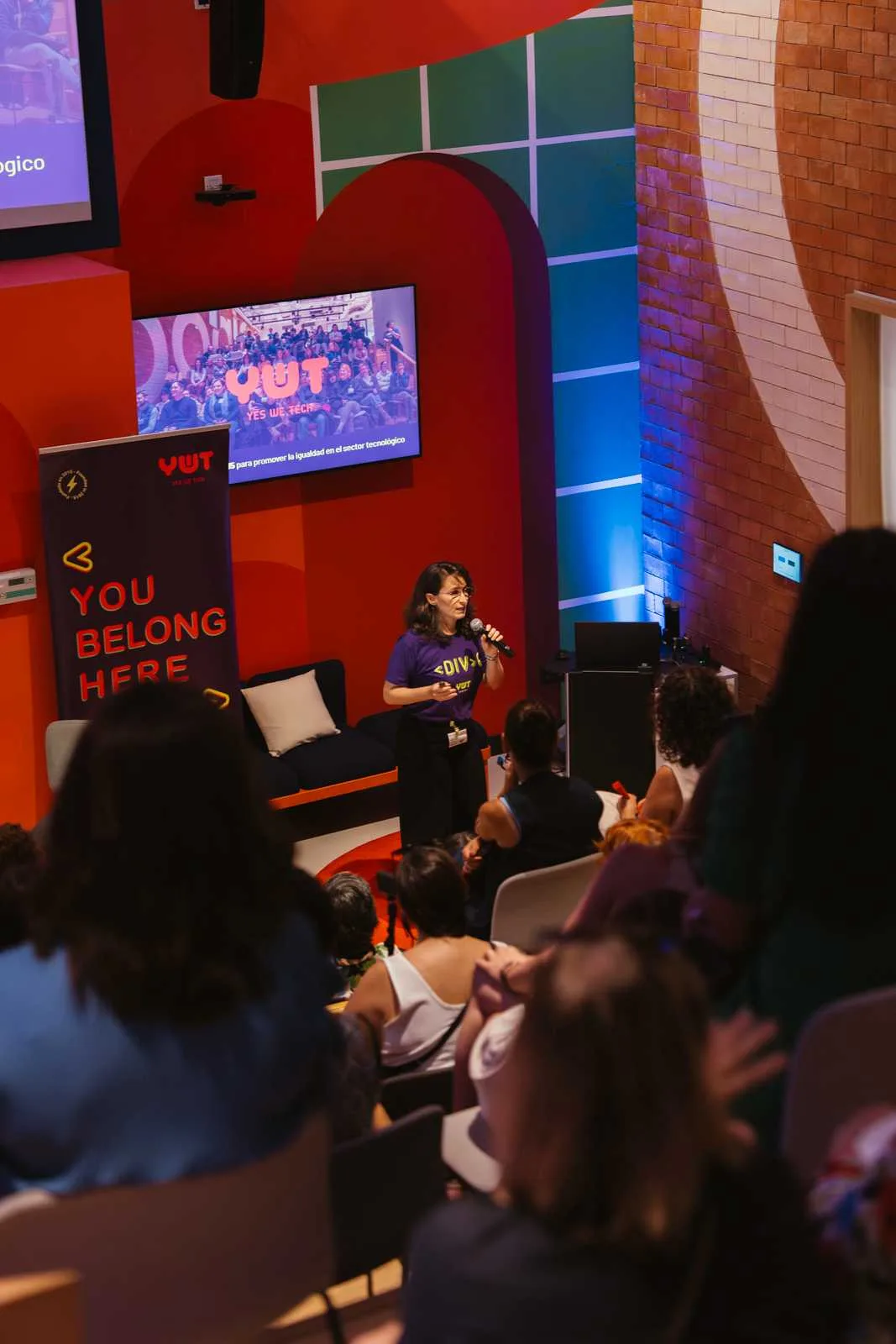 Foto 2 del evento Nuevas formas de contar historias con María Guerra