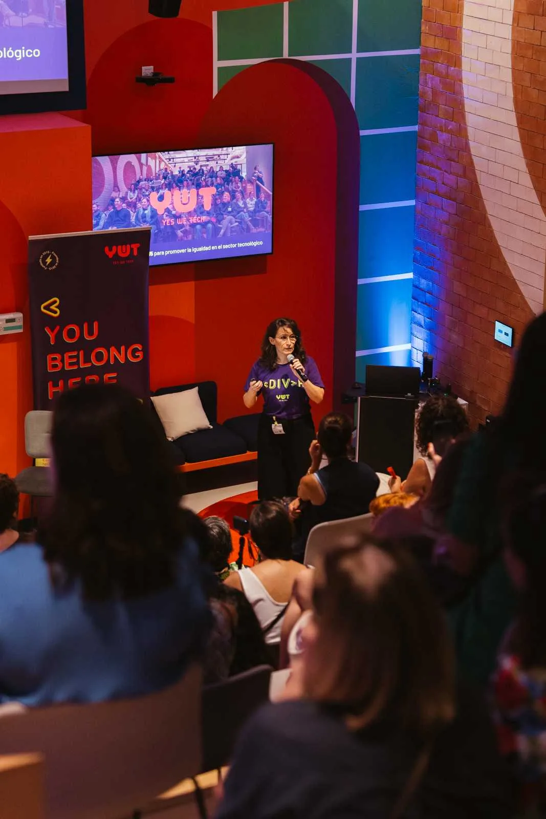 Foto 3 del evento Nuevas formas de contar historias con María Guerra