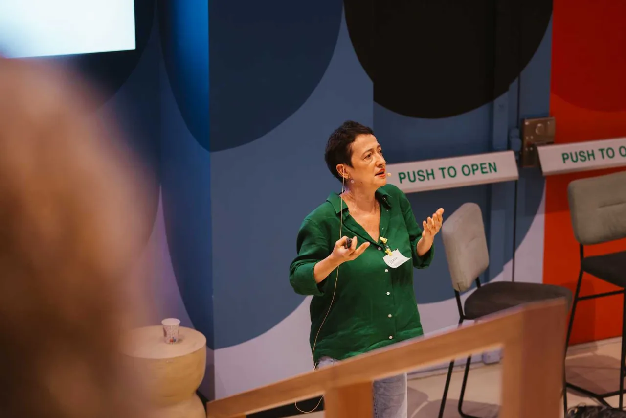 Foto 32 del evento Nuevas formas de contar historias con María Guerra