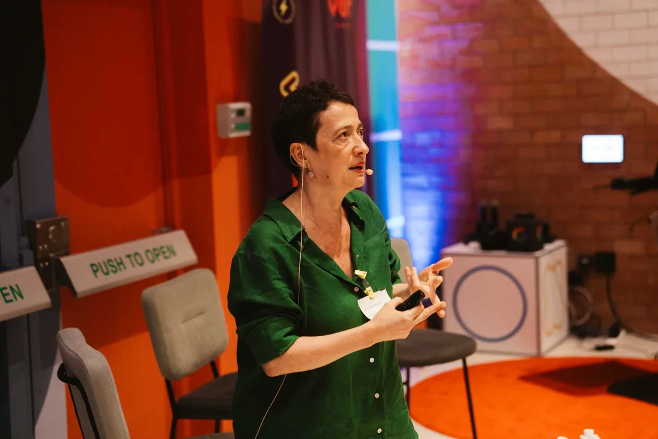 Foto 42 del evento Nuevas formas de contar historias con María Guerra