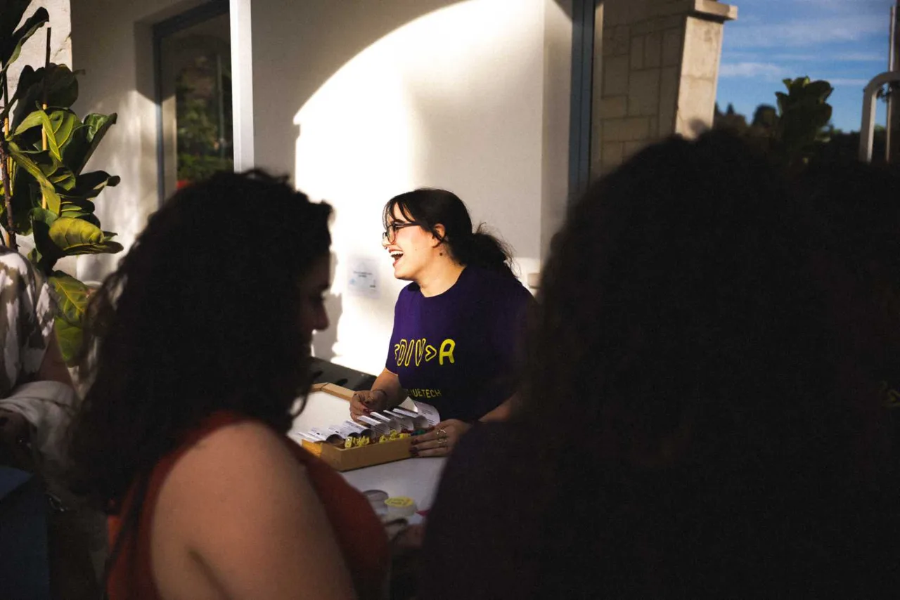 Foto 13 del evento Charla YWT - Las mujeres ya no lloran, las mujeres facturan