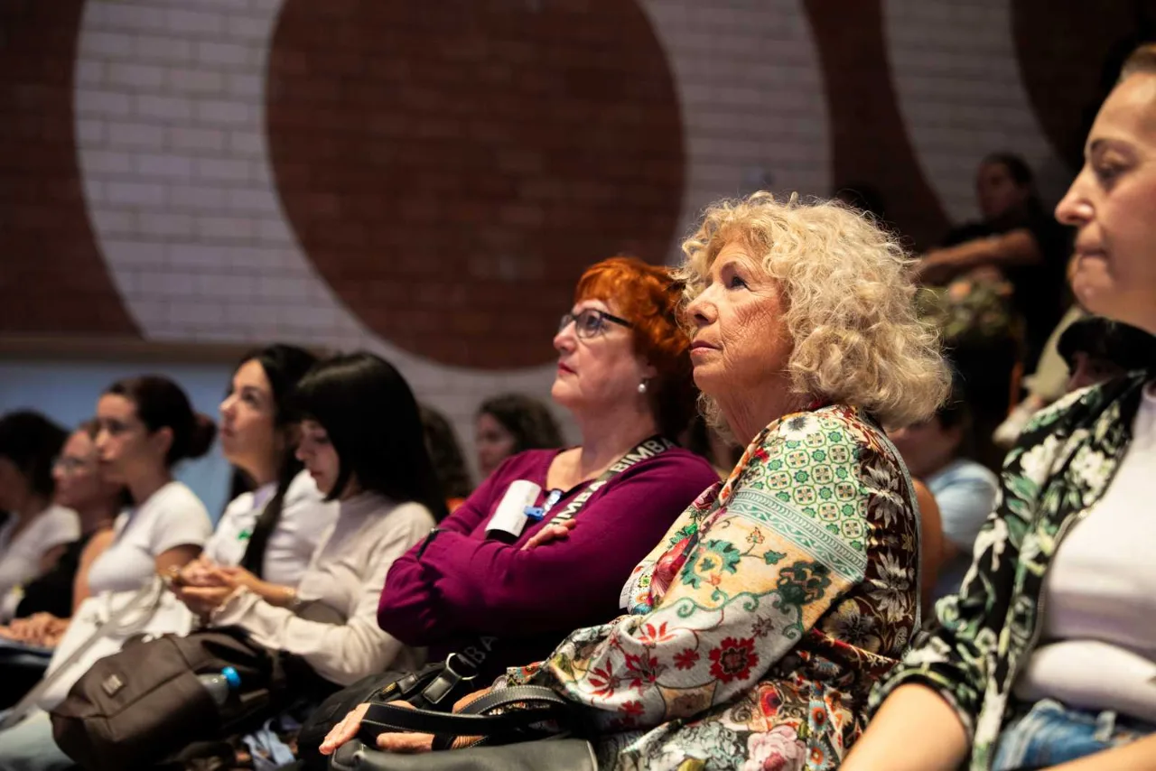 Foto 20 del evento Charla YWT - Las mujeres ya no lloran, las mujeres facturan