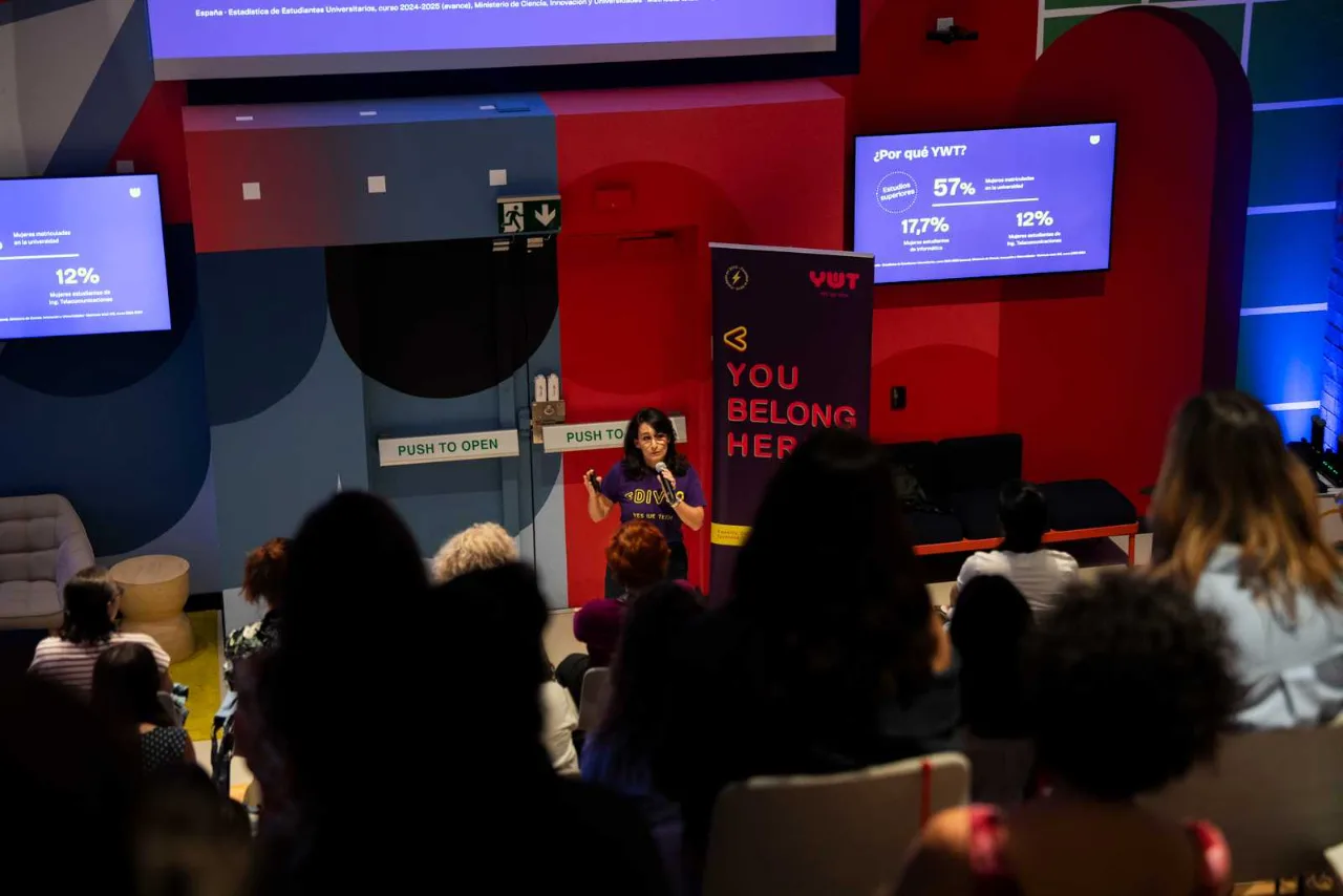 Foto 22 del evento Charla YWT - Las mujeres ya no lloran, las mujeres facturan