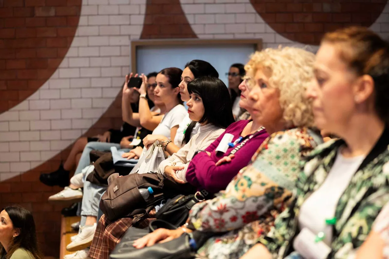 Foto 27 del evento Charla YWT - Las mujeres ya no lloran, las mujeres facturan