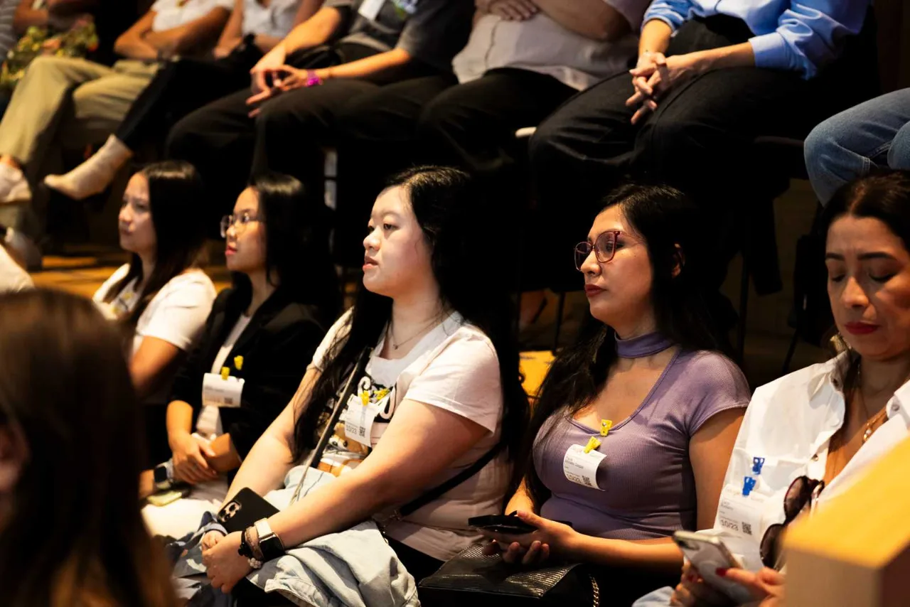 Foto 32 del evento Charla YWT - Las mujeres ya no lloran, las mujeres facturan
