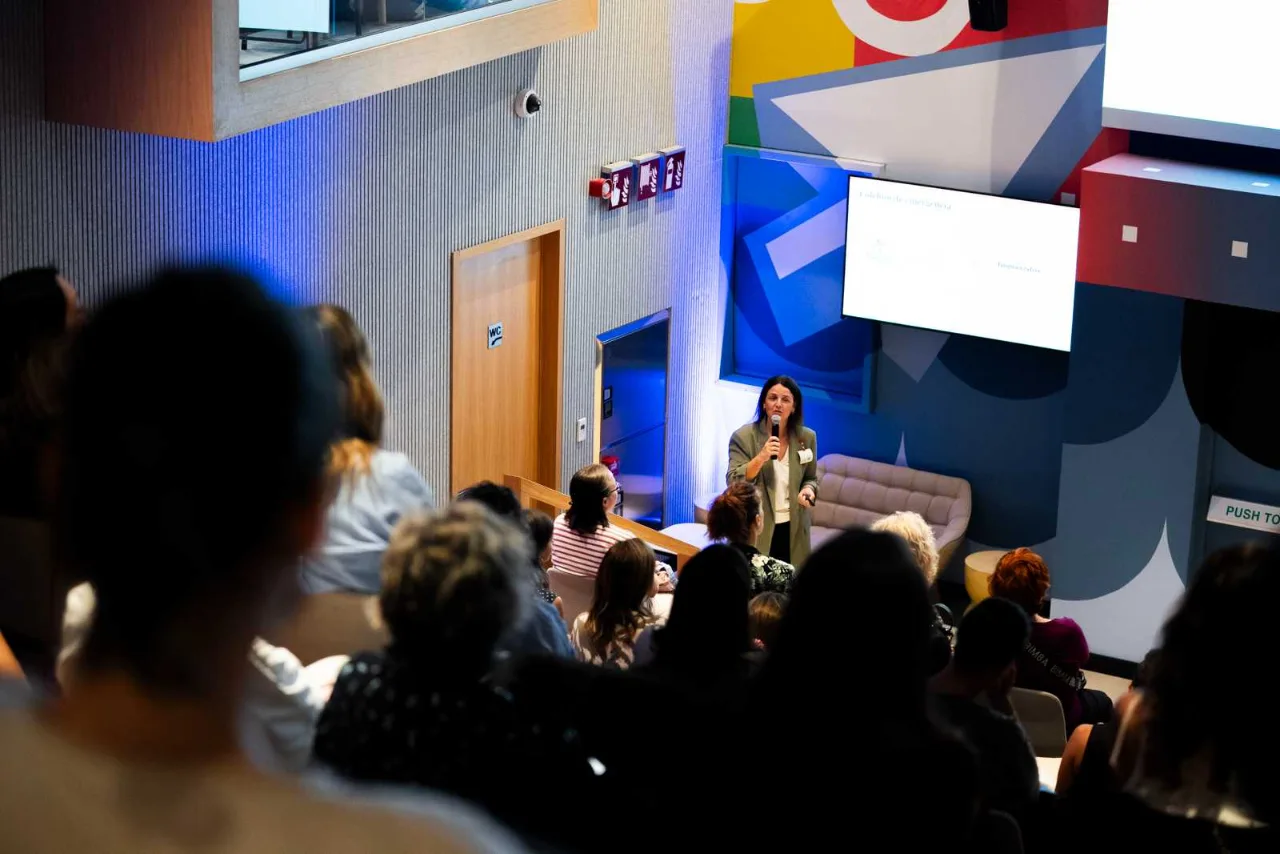 Foto 42 del evento Charla YWT - Las mujeres ya no lloran, las mujeres facturan