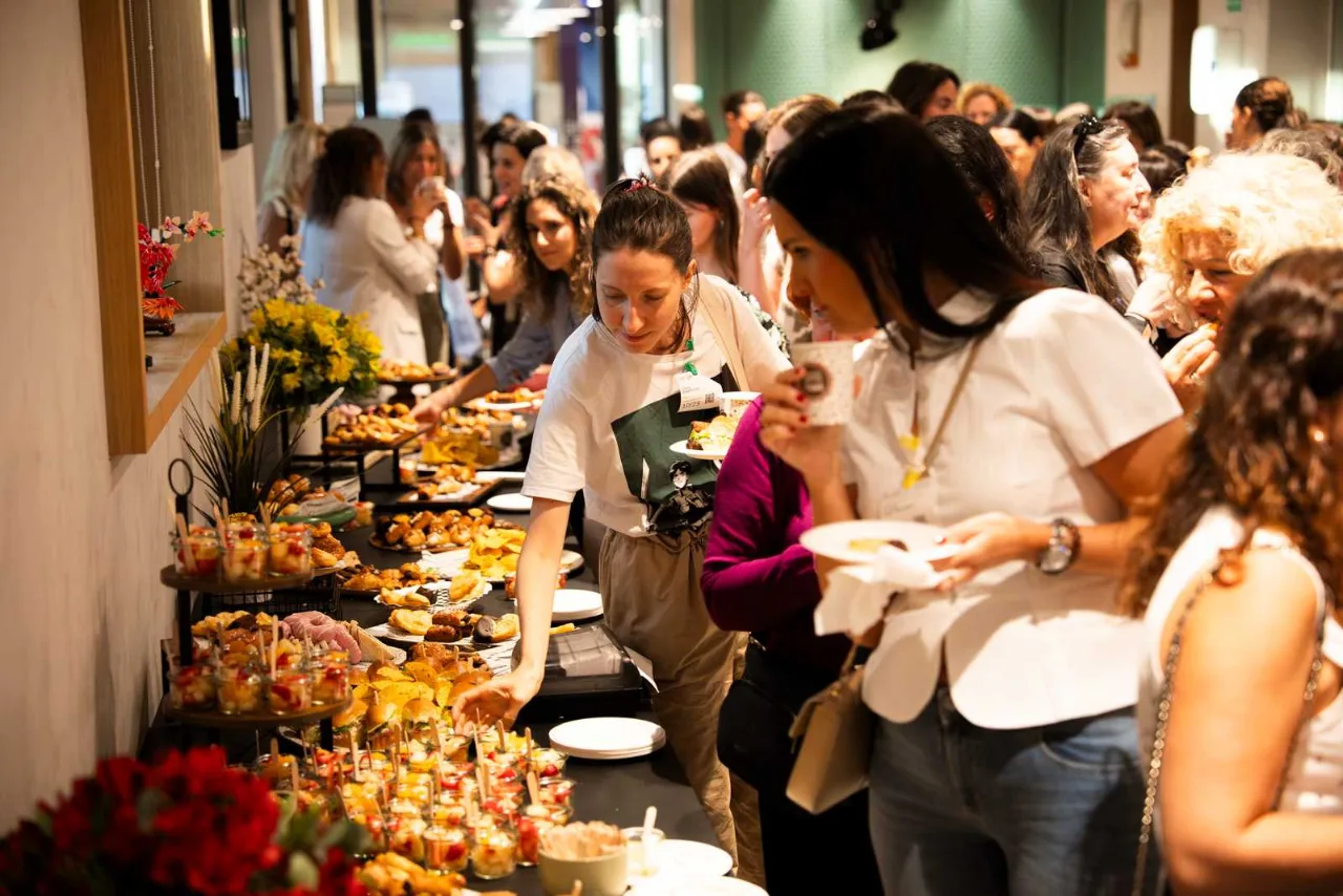 Foto 66 del evento Charla YWT - Las mujeres ya no lloran, las mujeres facturan