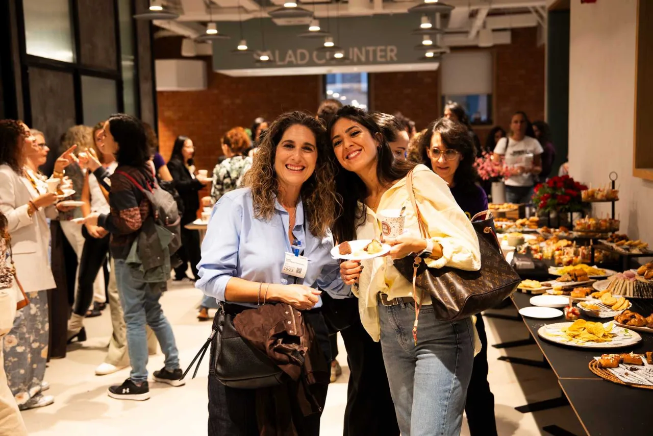 Foto 70 del evento Charla YWT - Las mujeres ya no lloran, las mujeres facturan