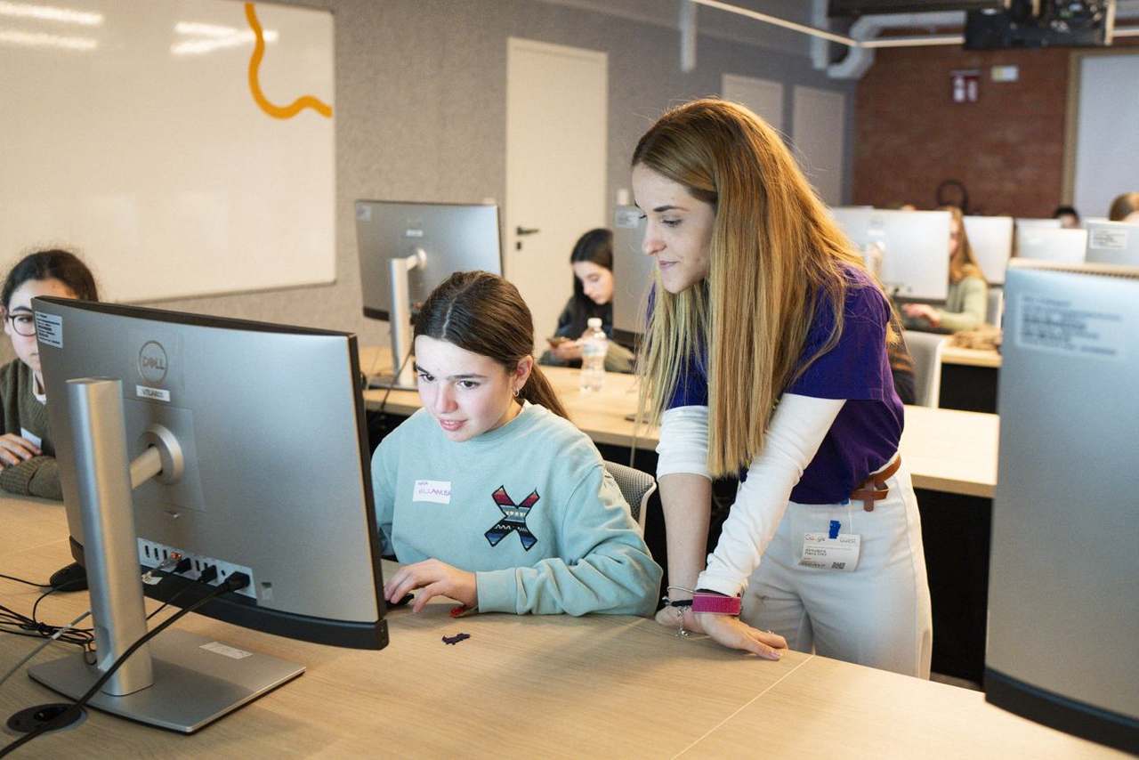 Taller de ingeniería social sobre clonación de voces e imágenes