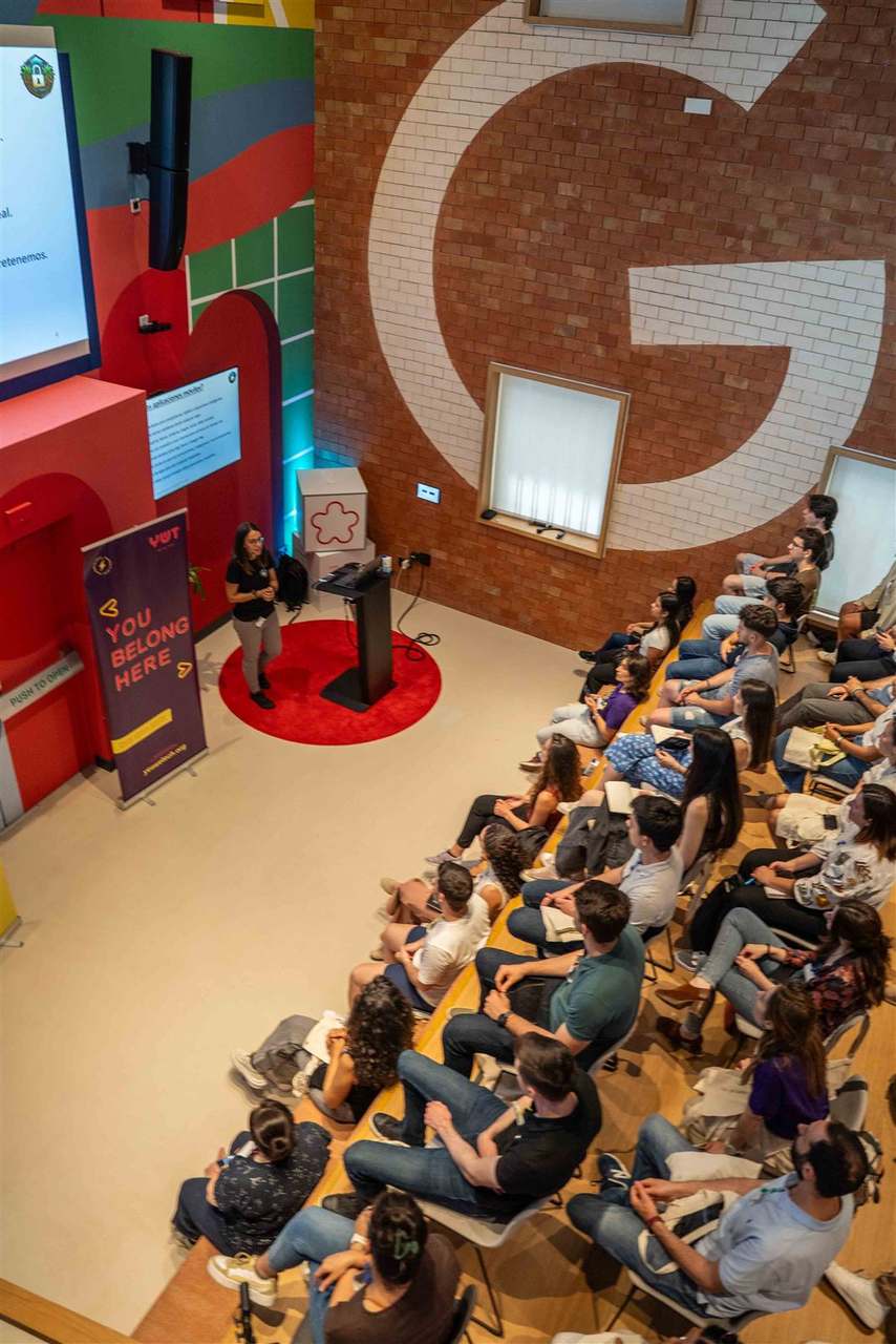 Foto 83 del evento Encuentro YWT: Vulnerabilidades en Apps
