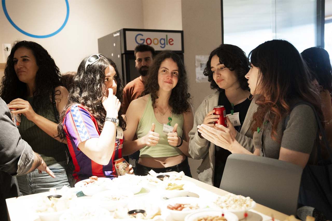 Foto 58 del evento Grabación del podcast de Bake Gómez