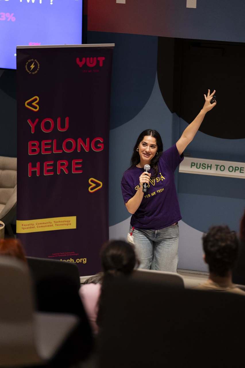 Mercedes Muñoz hablando sobre identidad y exposición digital