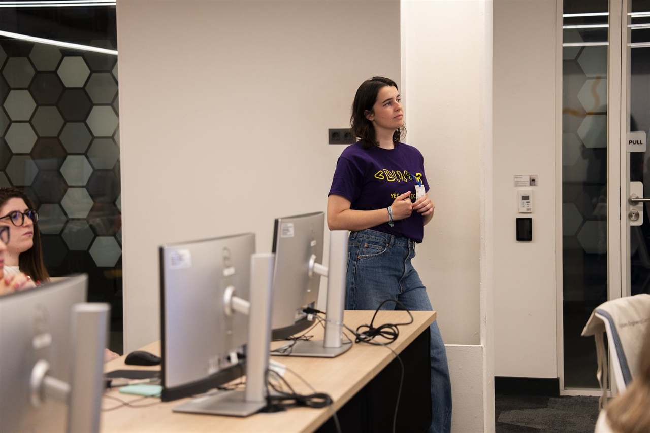 Foto 19 del evento Taller: Hacking APIs, con Carol Gómez