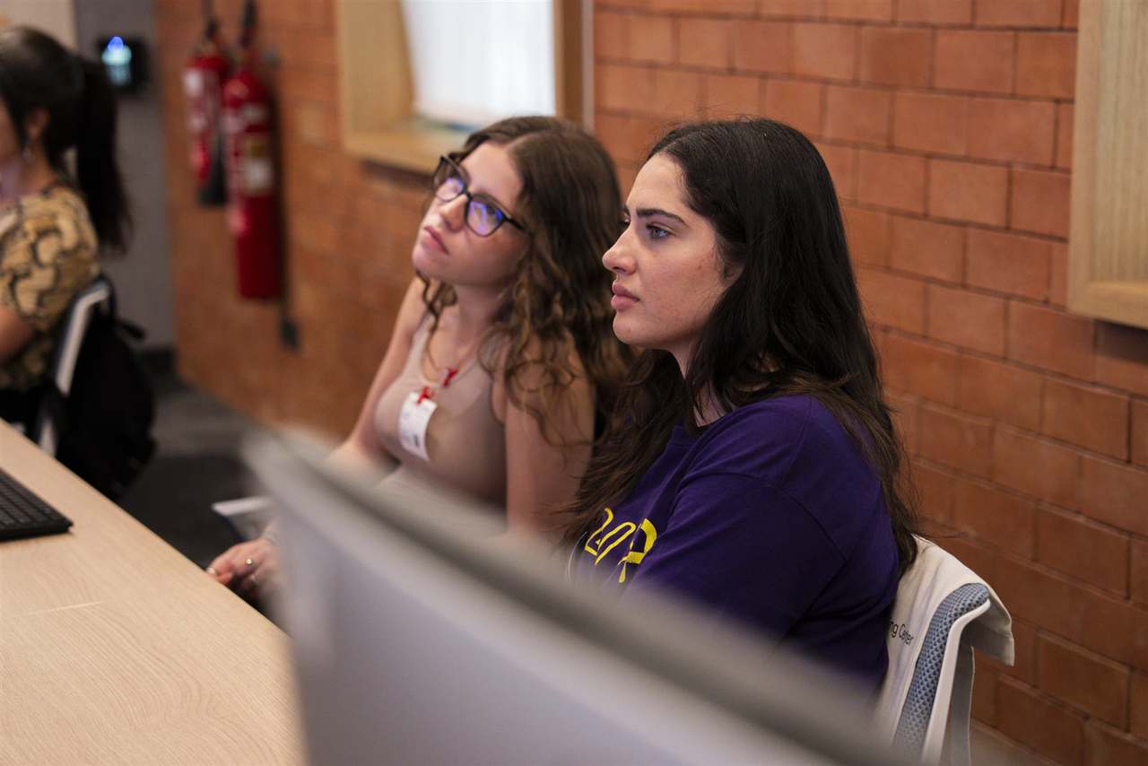 Foto 26 del evento Taller: Hacking APIs, con Carol Gómez