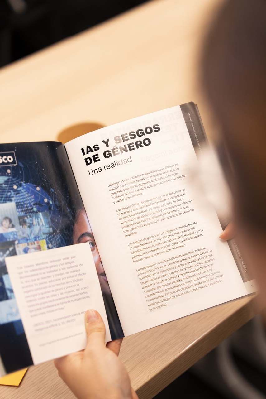 Foto 12 del evento Taller: imágenes con IA sin sesgos de género