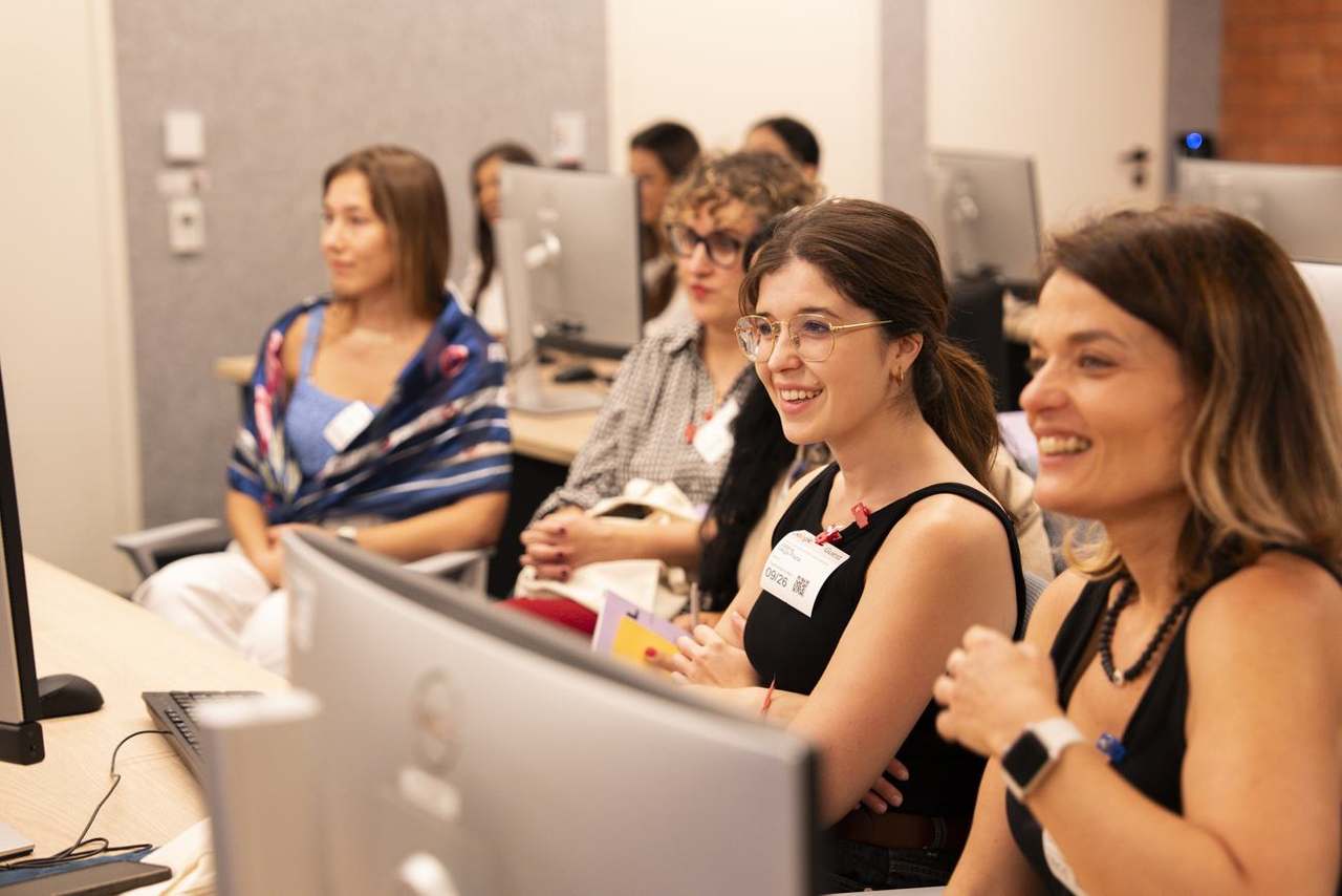 Foto 37 del evento Taller: imágenes con IA sin sesgos de género